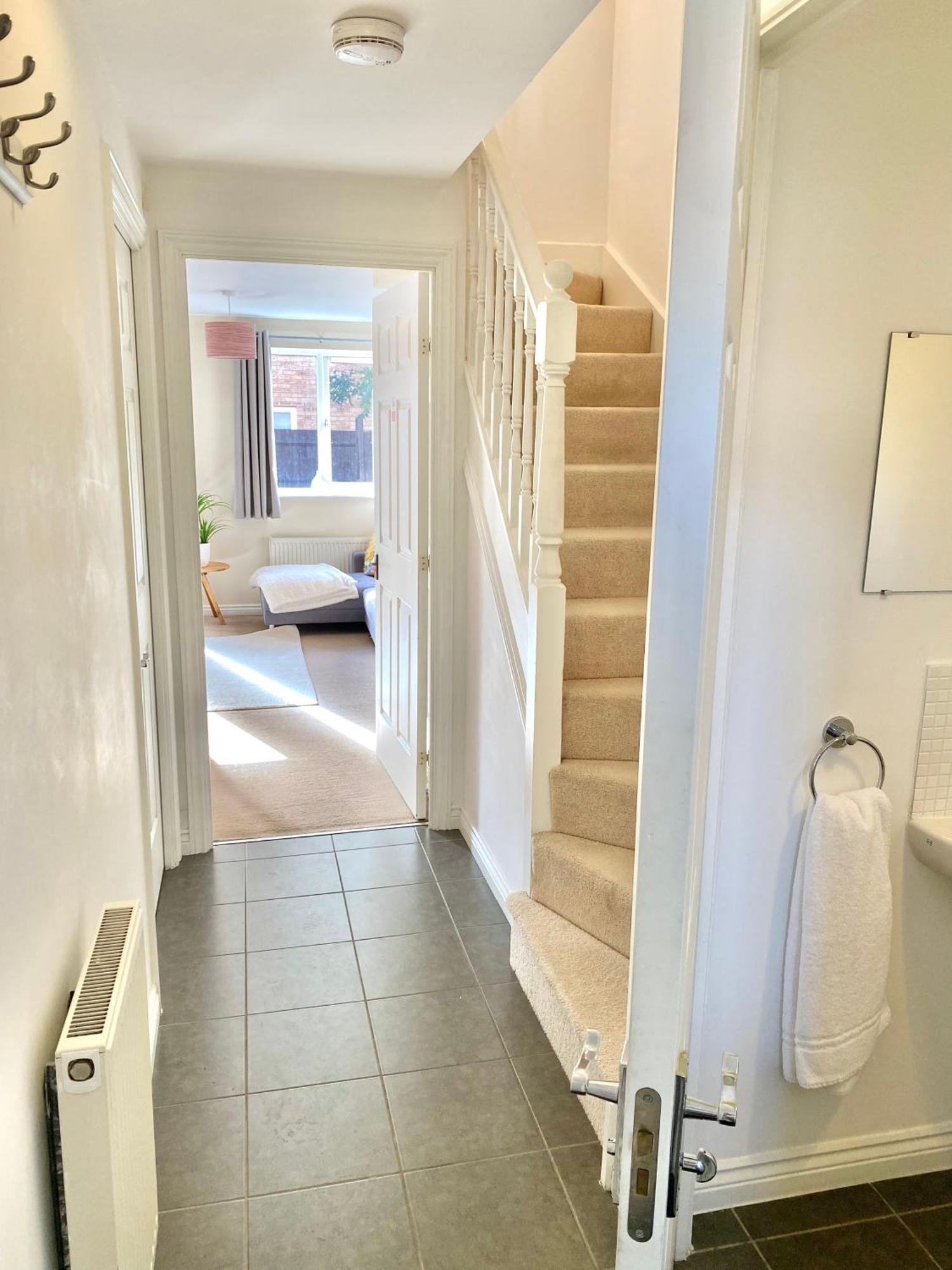 Free Private Parking! Oakley House And Garden! Fully Equipped 4 Comfy Beds Villa Corby Exterior foto