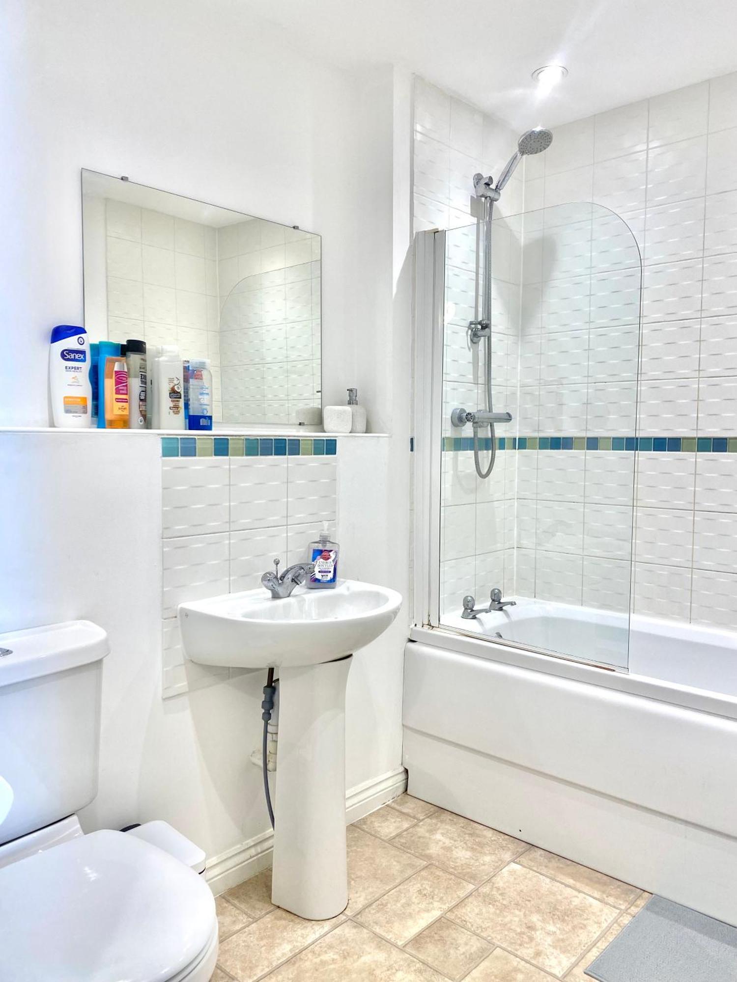 Free Private Parking! Oakley House And Garden! Fully Equipped 4 Comfy Beds Villa Corby Exterior foto
