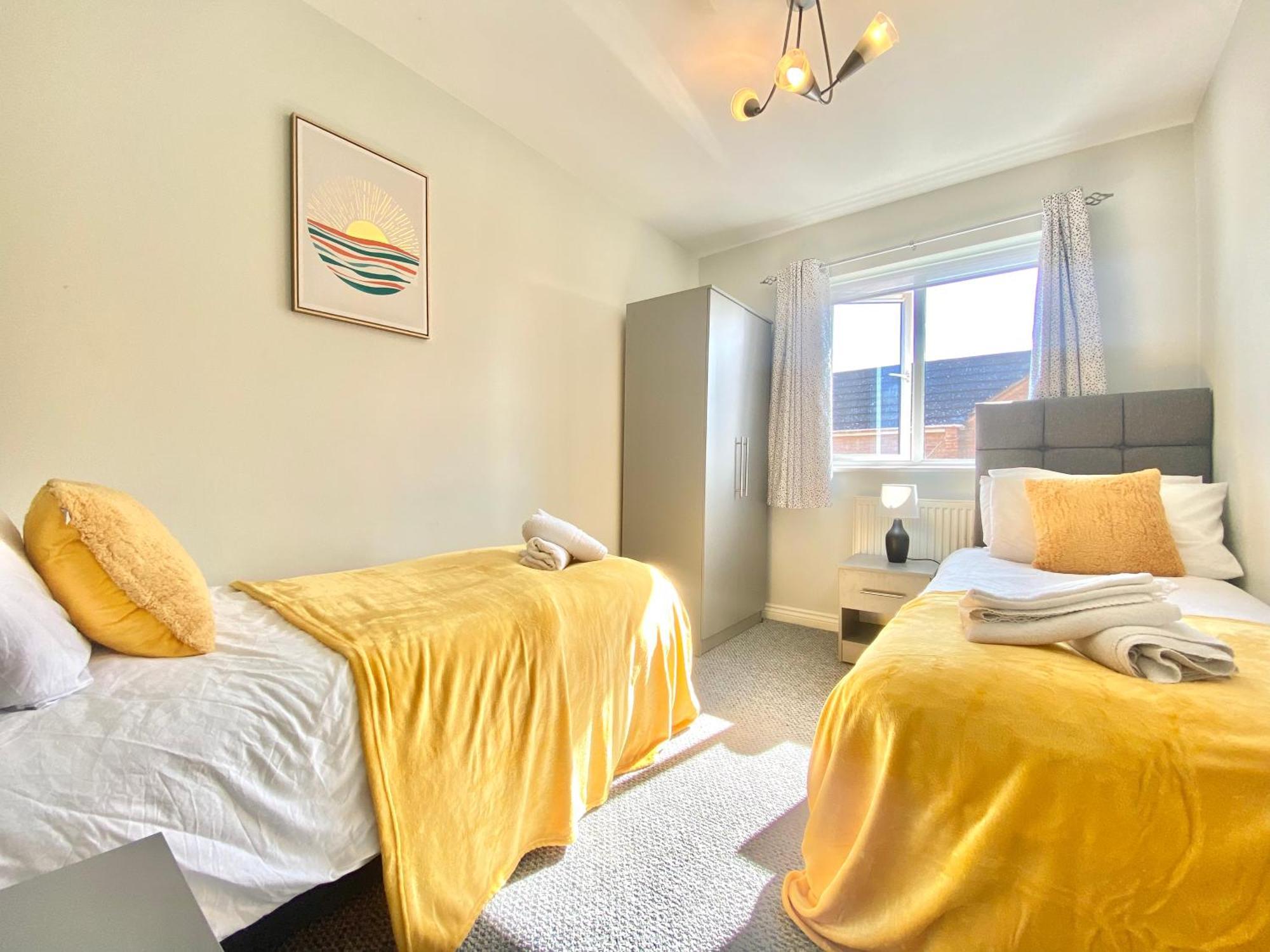 Free Private Parking! Oakley House And Garden! Fully Equipped 4 Comfy Beds Villa Corby Exterior foto