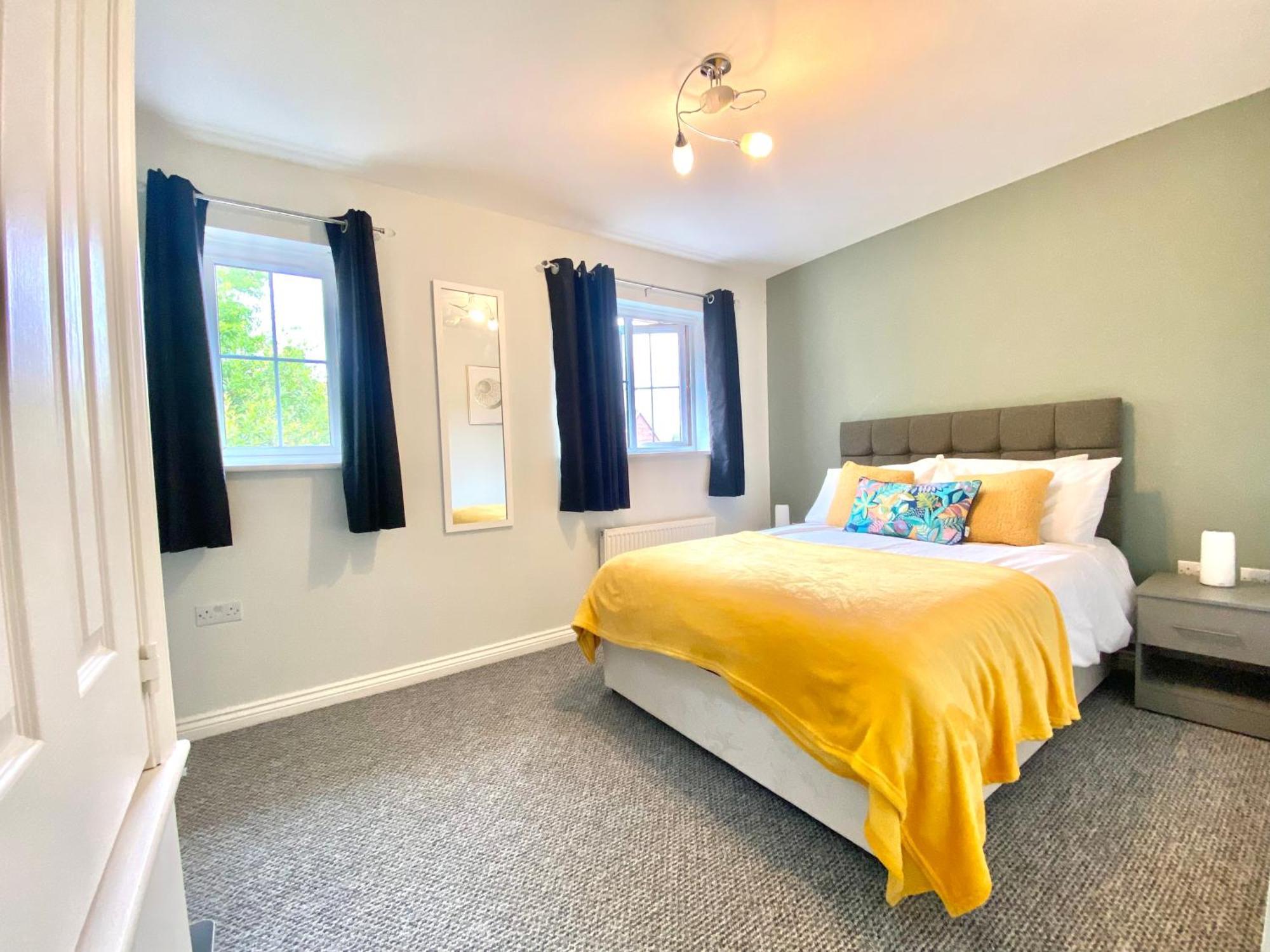 Free Private Parking! Oakley House And Garden! Fully Equipped 4 Comfy Beds Villa Corby Exterior foto