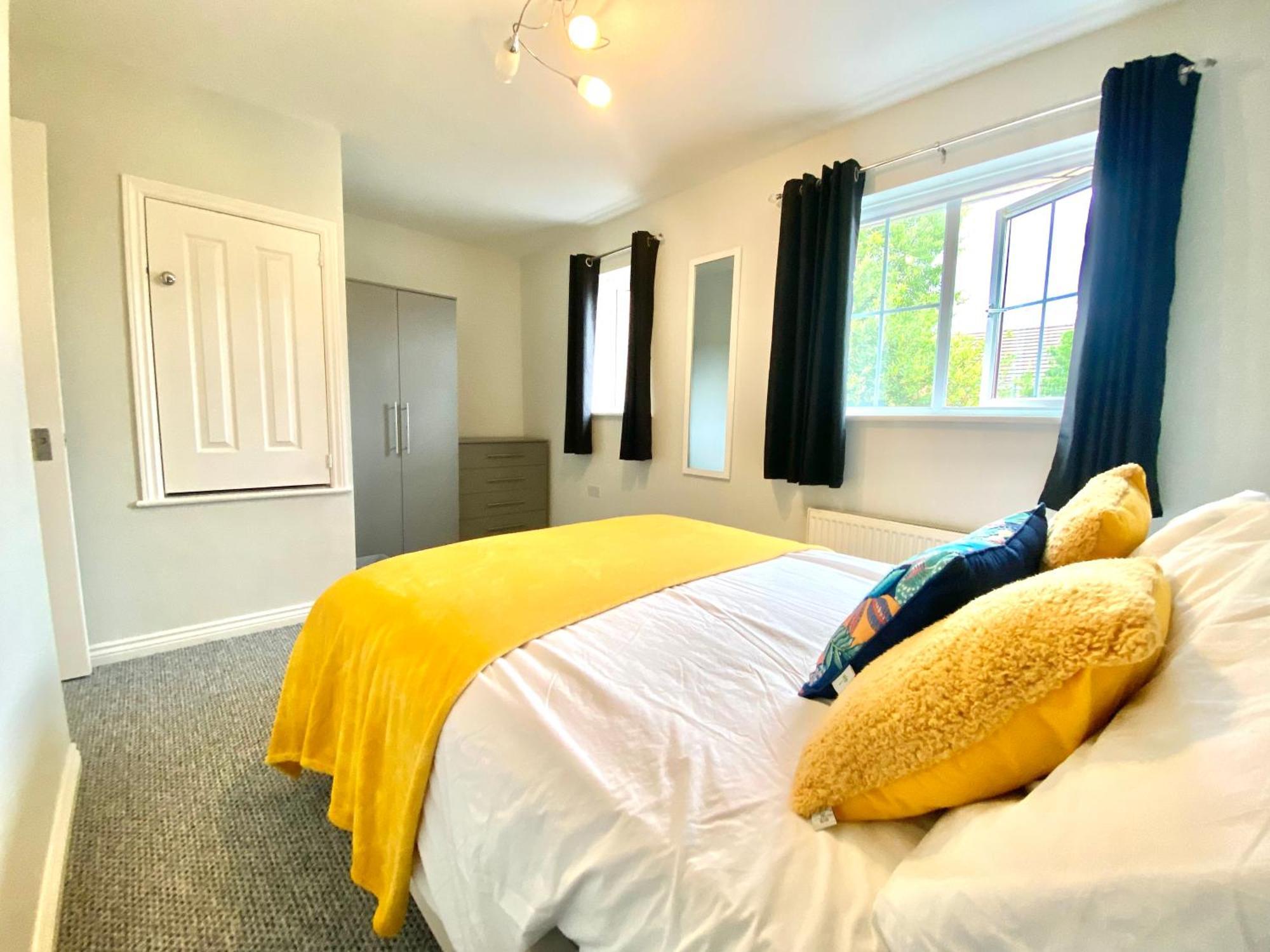 Free Private Parking! Oakley House And Garden! Fully Equipped 4 Comfy Beds Villa Corby Exterior foto